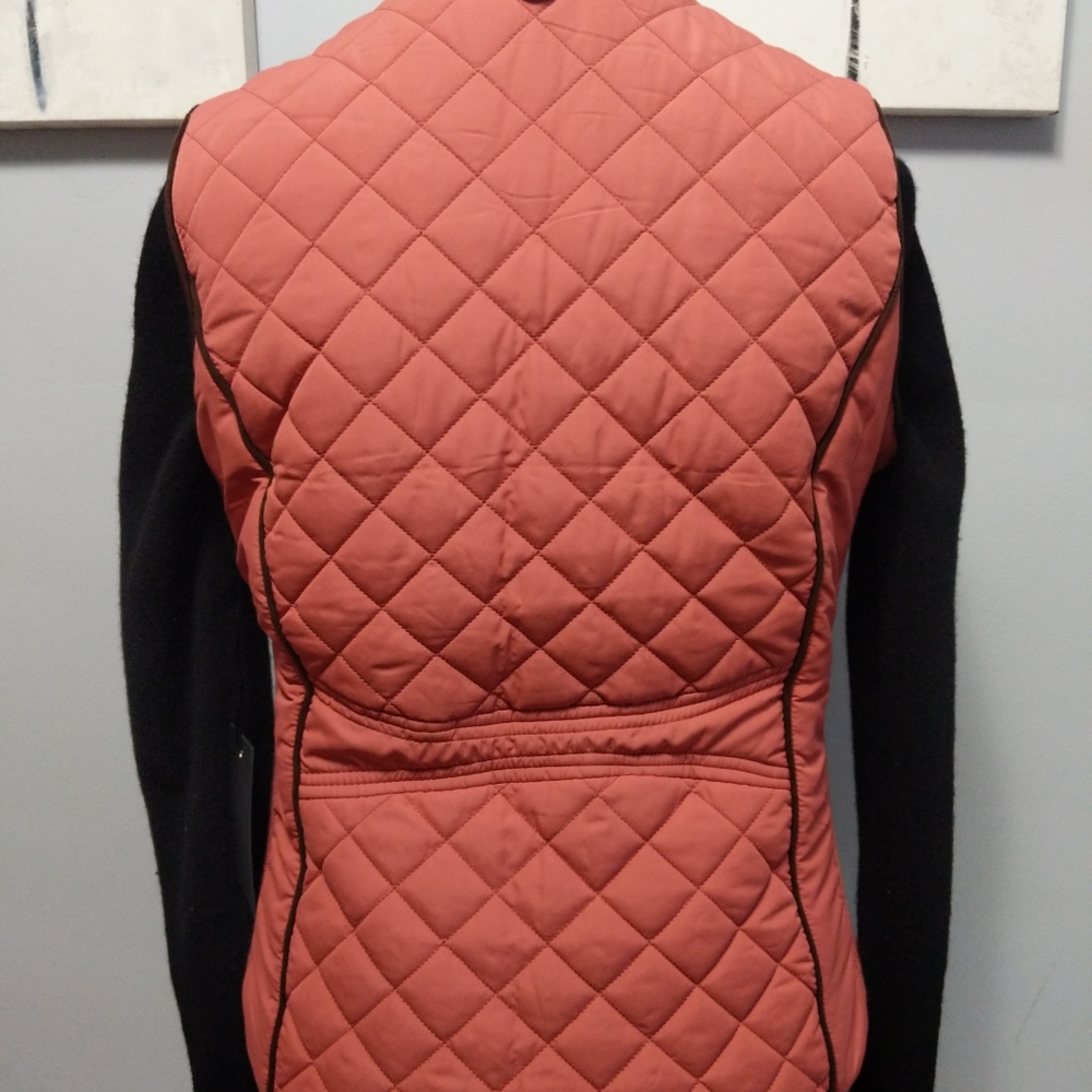 Vest - Picture 6 of 6